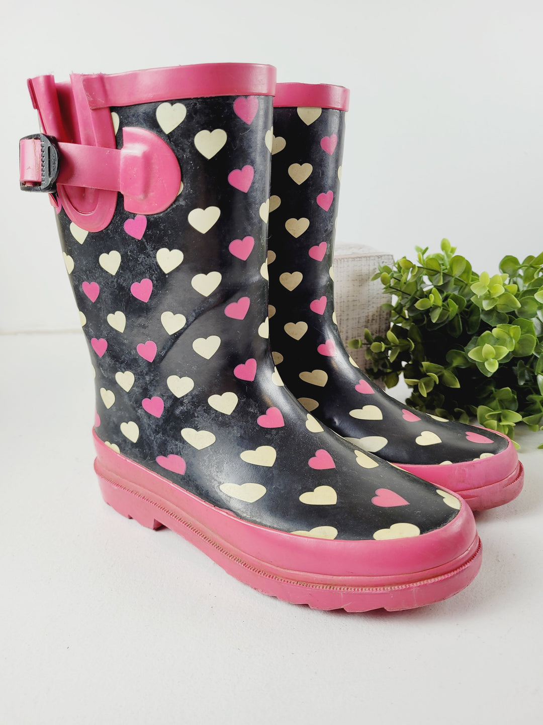 OUTBOUND PINK/BLACK HEART RAIN BOOTS SIZE 2Y VGUC/GUC