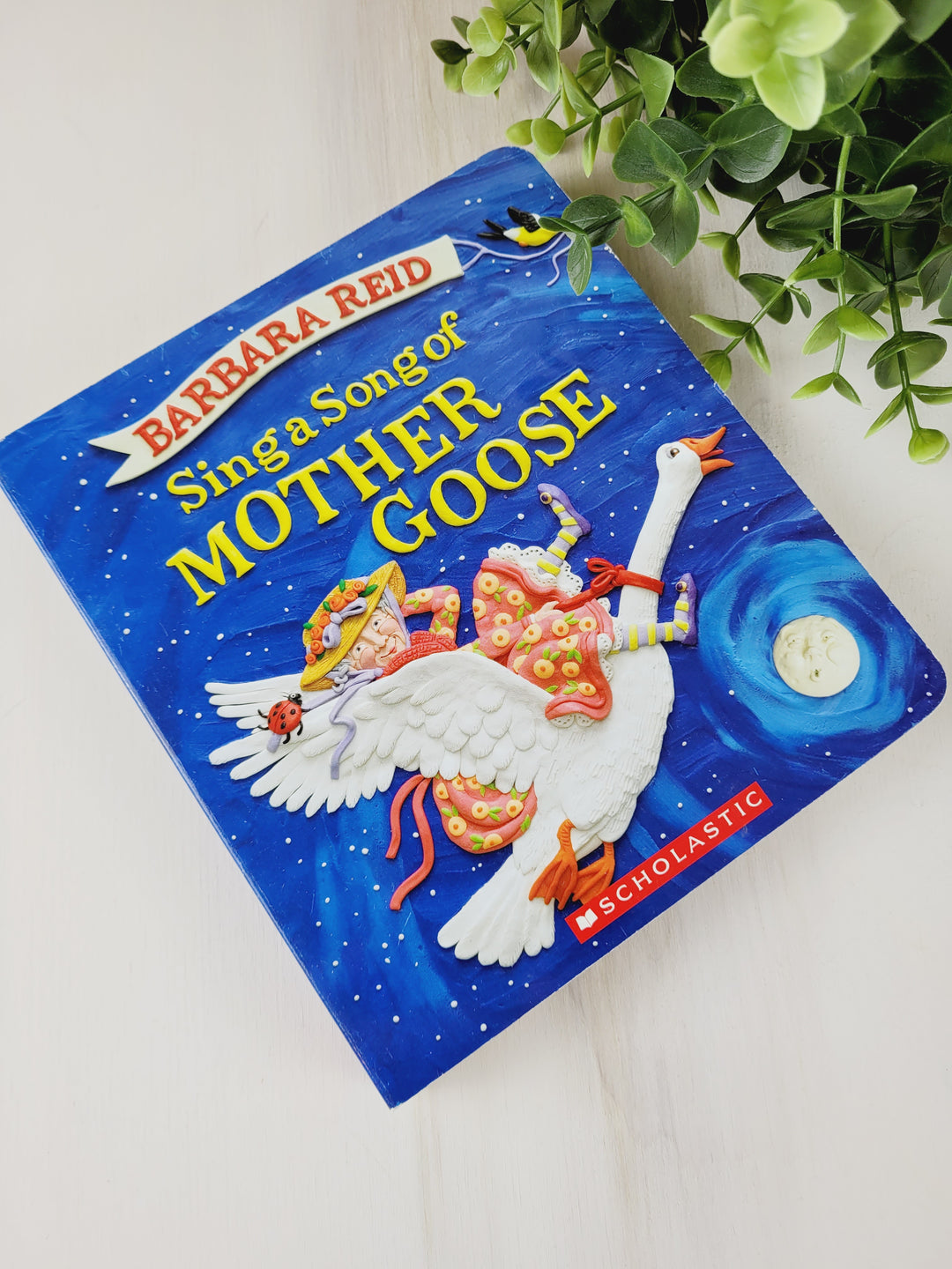 SING A SONG OF MOTHER GOOSE BOARD BOOK PRE-LOVED