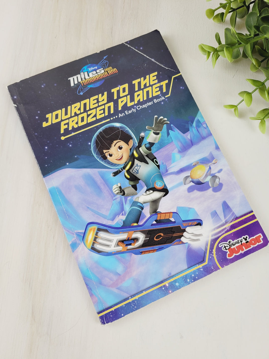 MILES FROM TOMORROWLAND- JOURNEY TO THE FROZEN PLANET, EARLY CHAPTER BOOK VGUC