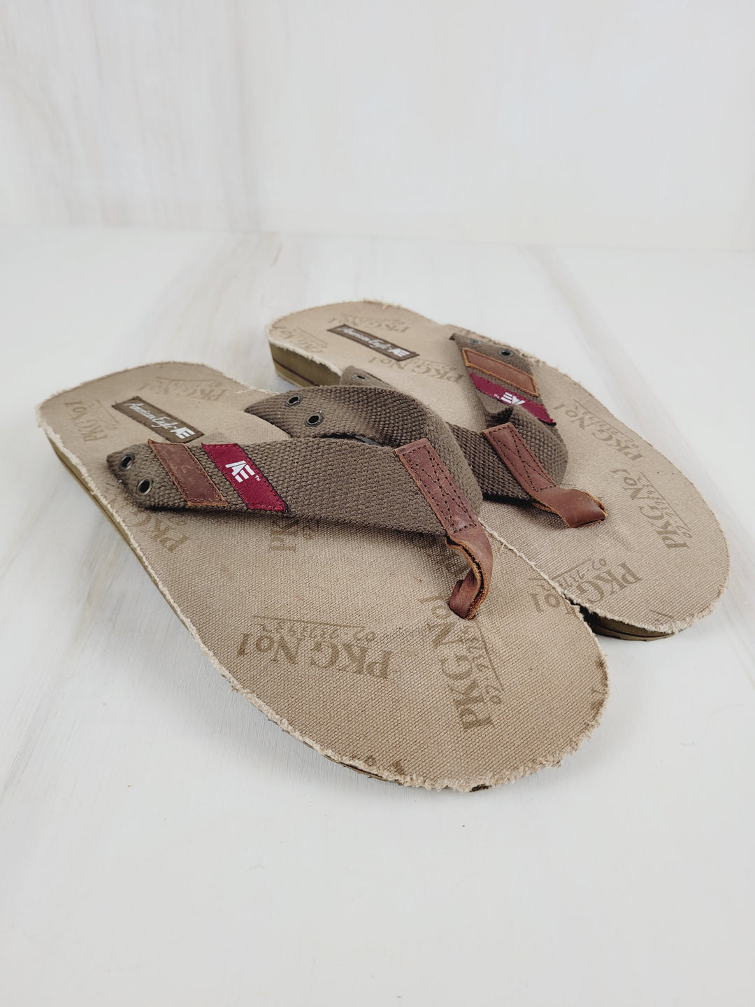 AMERICAN EAGLE SANDALS MENS SIZE 12 PRE-LOVED