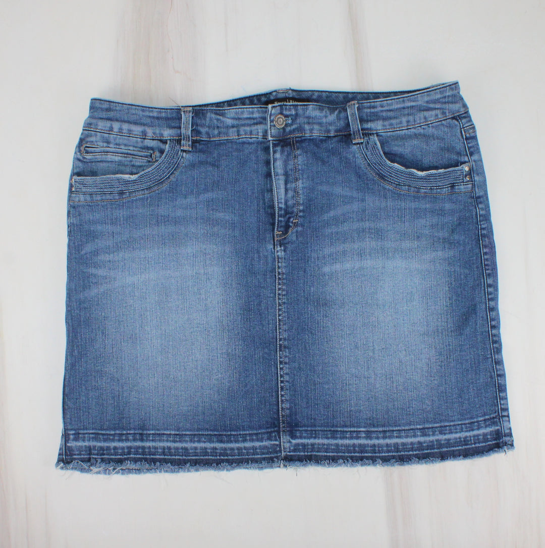 WHITE HOUSE DENIM SKIRT LADIES SIZE 14 PRE-LOVED