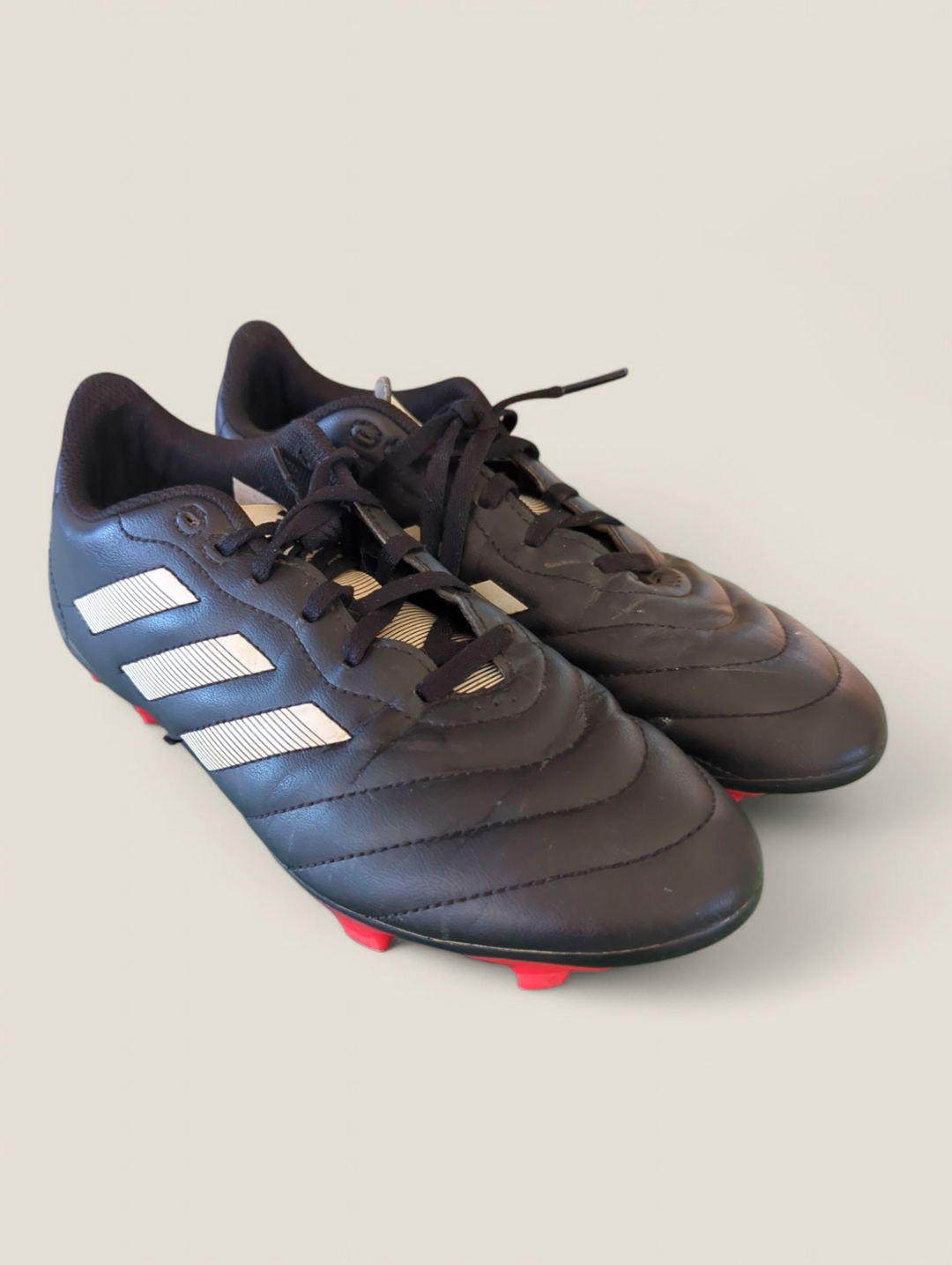 ADIDAS BLACK & RED SOCCER CLEATS ADULT 7 PRE-LOVED