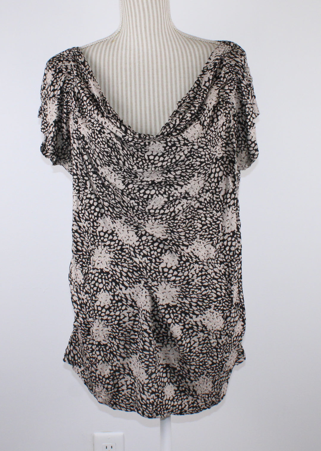 OLD NAVY MATERNITY TOP LADIES LARGE PRE-LOVED