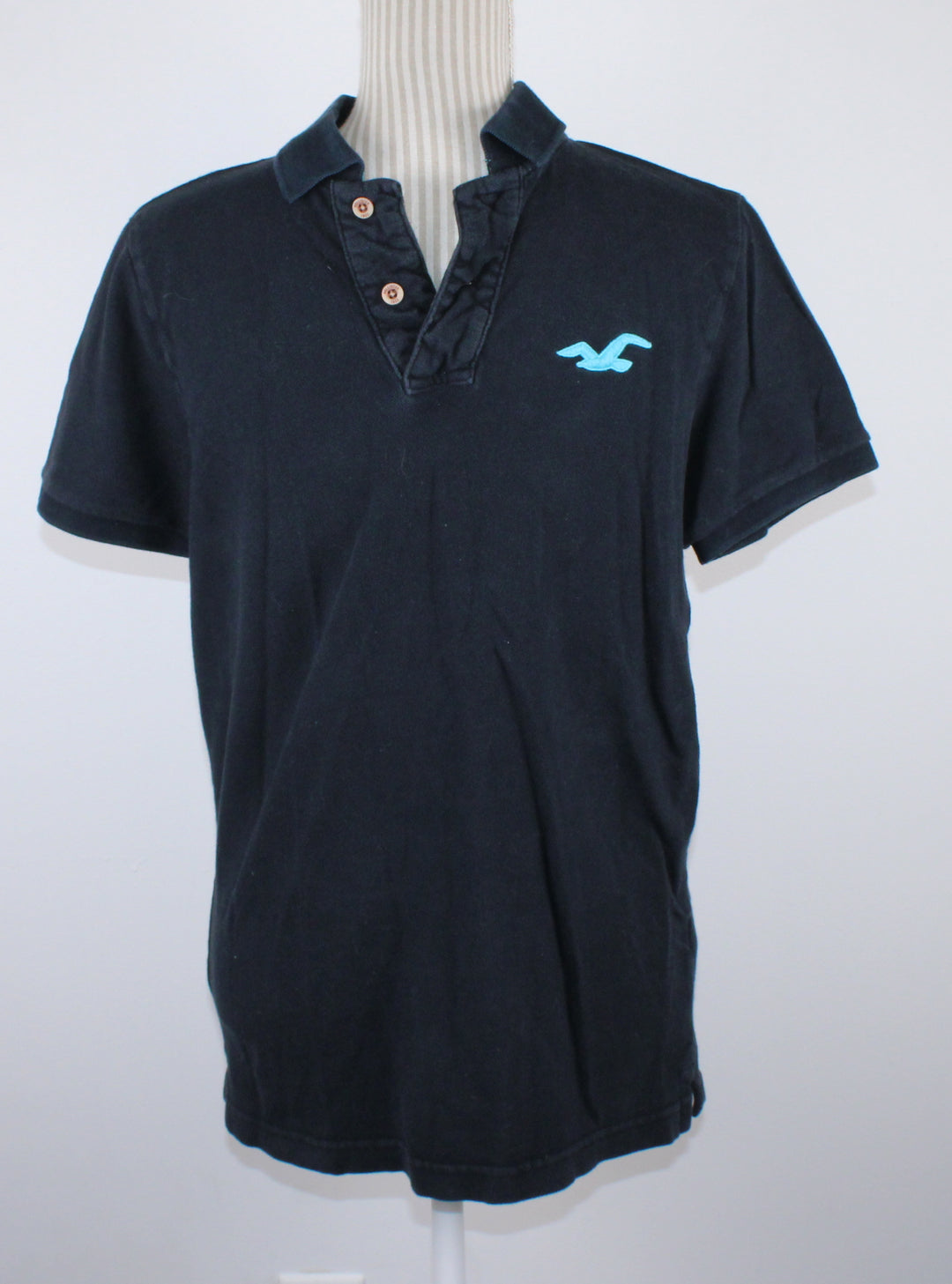 HOLLISTER NAVY COLLARED TOP MENS LARGE PRE-LOVED