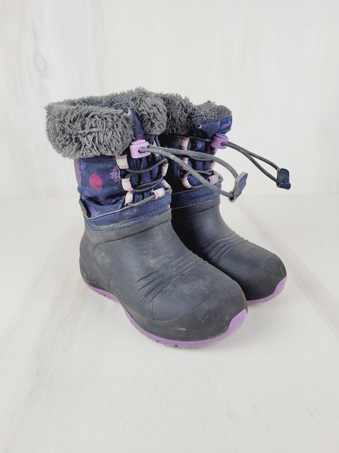 XMNT BLACK & PURPLE WINTER BOOTS SIZE 10 (WEAR) PRE-LOVED