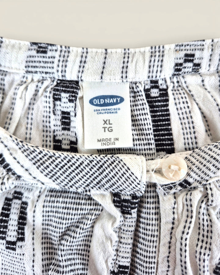 Pre-Loved Old Navy Black & White Patterned Top Ladies XL | Betty’s Marketplace