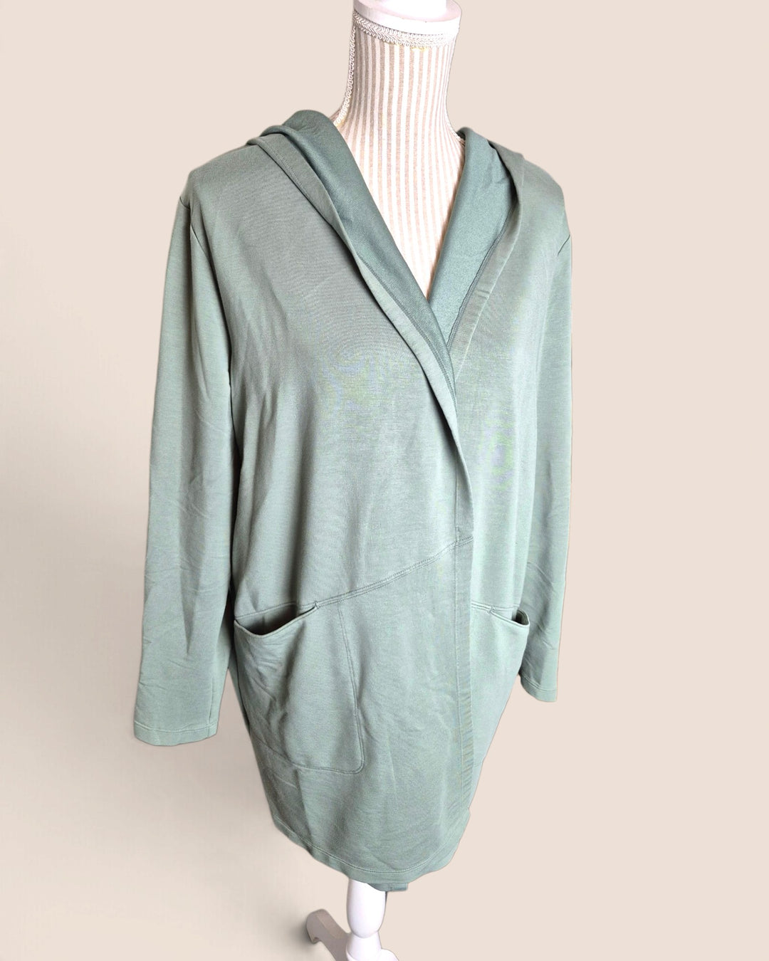 Pre-Loved Sketchers Long Green Hooded Sweater Ladies Large | Betty’s Marketplace