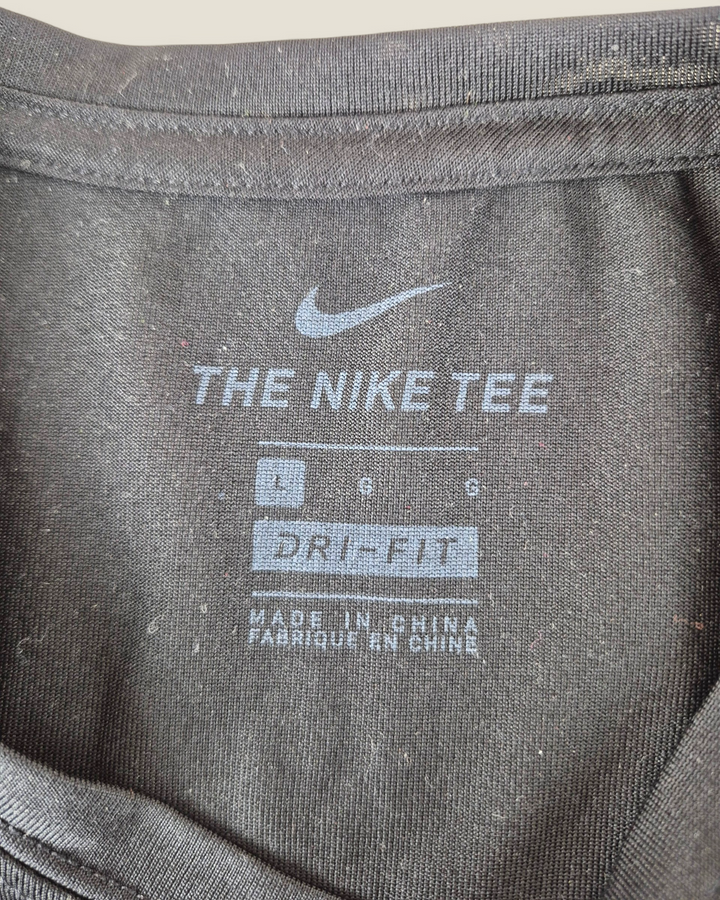Pre-Loved Nike Black Athletic Tee Youth Large | Betty’s Marketplace