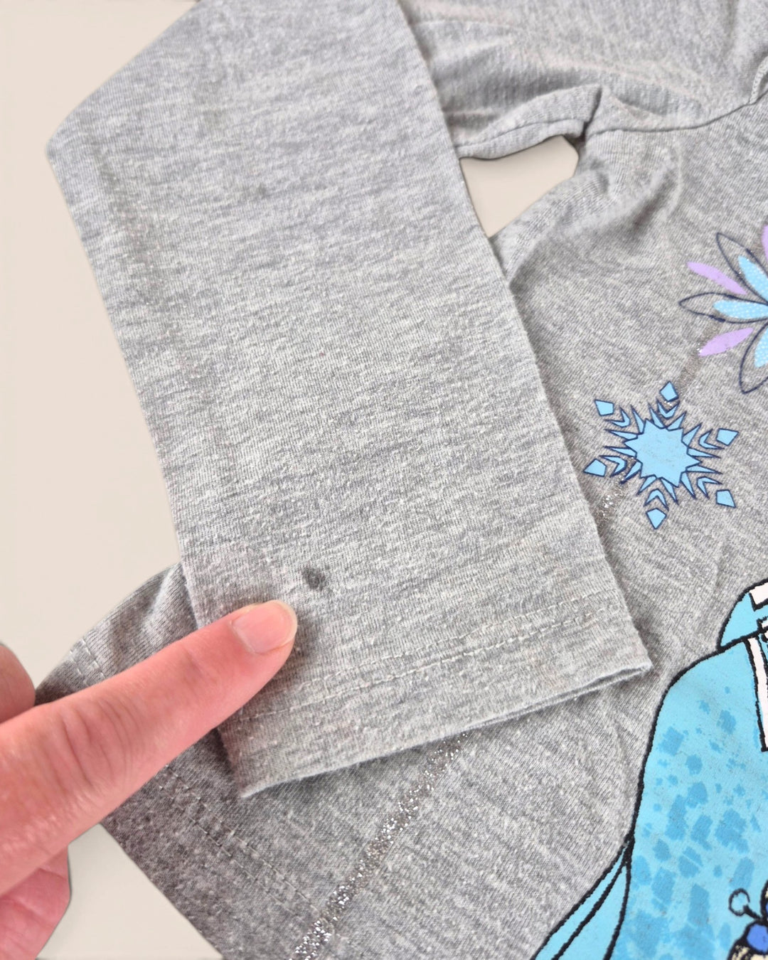 Pre-Loved Frozen Grey Long Sleeve Top Girls 5Y Play Condition | Betty’s Marketplace