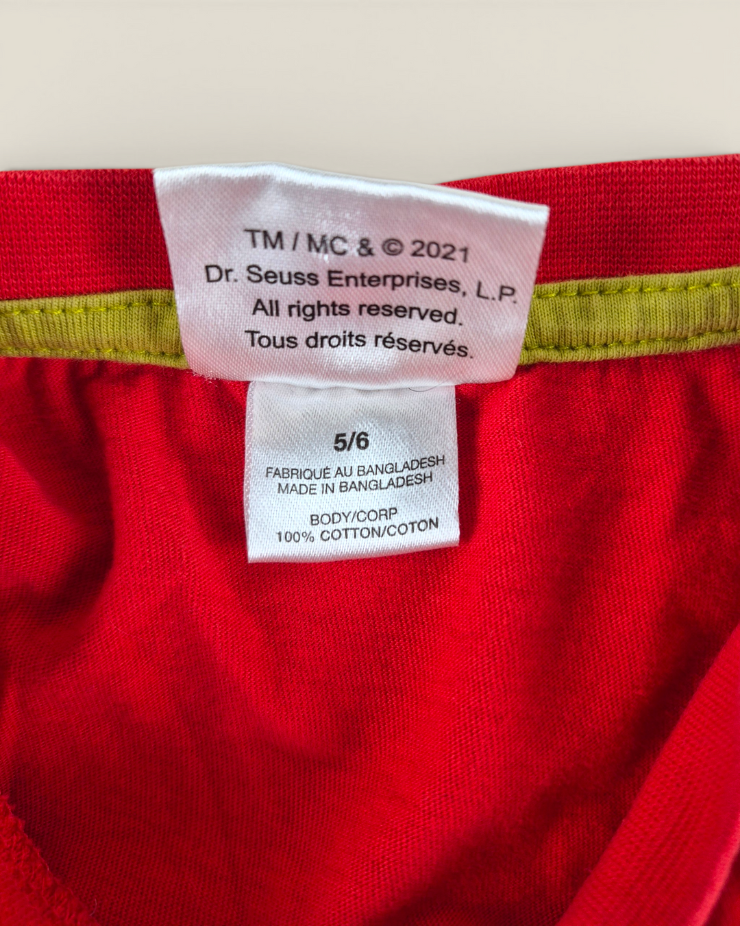 Pre-Loved Merry Ginchmas Tee 5-6Y | Betty’s Marketplace