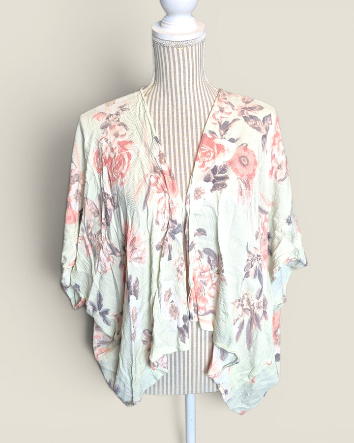 Pre-Loved Ardene Floral Kimono Cardigan Ladies XS-S | Betty’s Marketplace