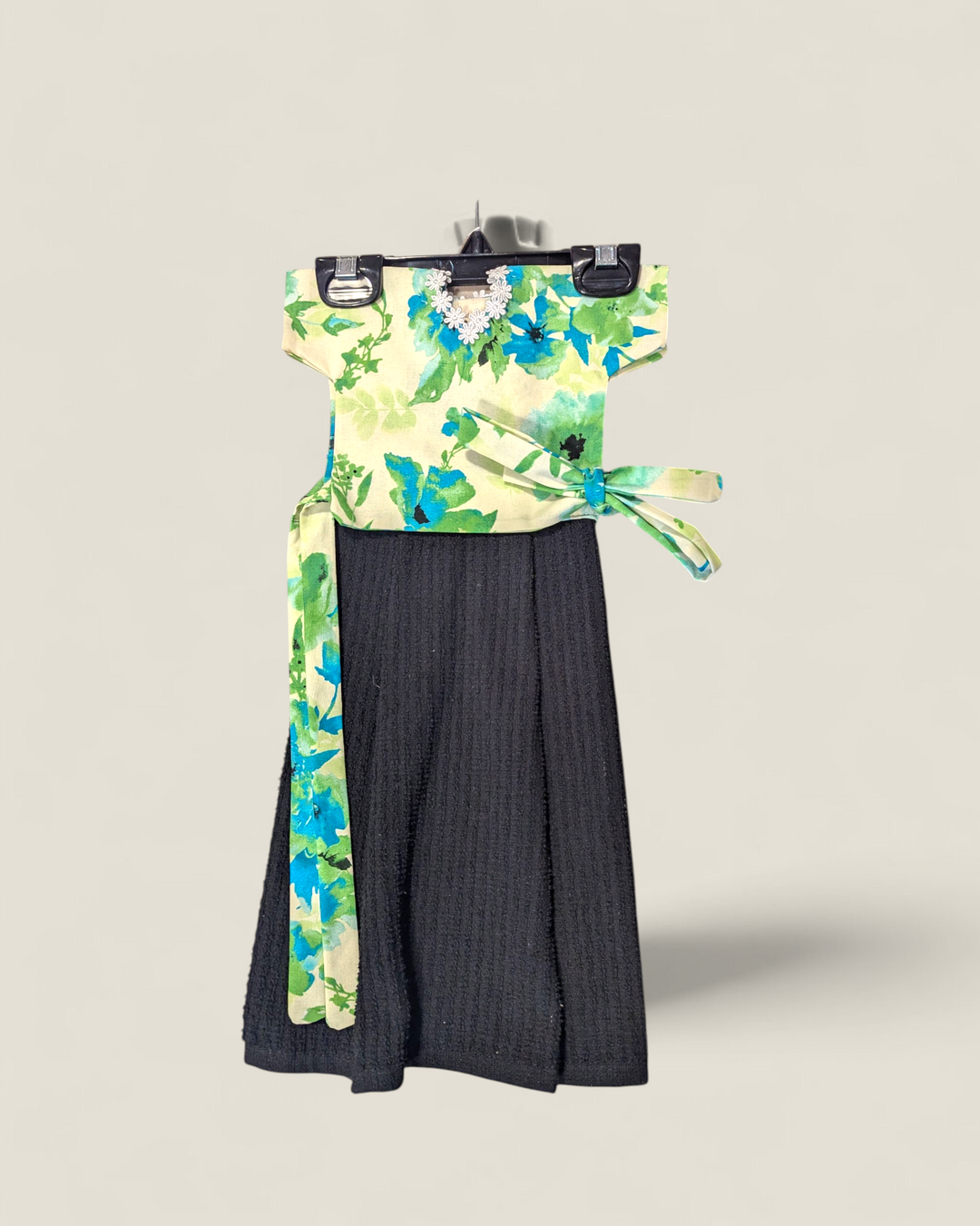 Momma's  Gift Shop, No Slip Tea Apron Style Towels