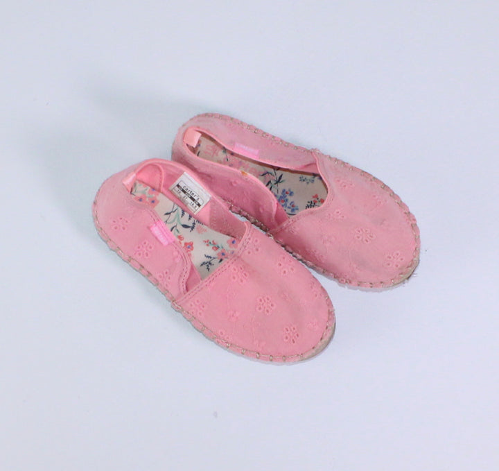 CARTERS PINK SLIPON SHOES SIZE 10 GUC